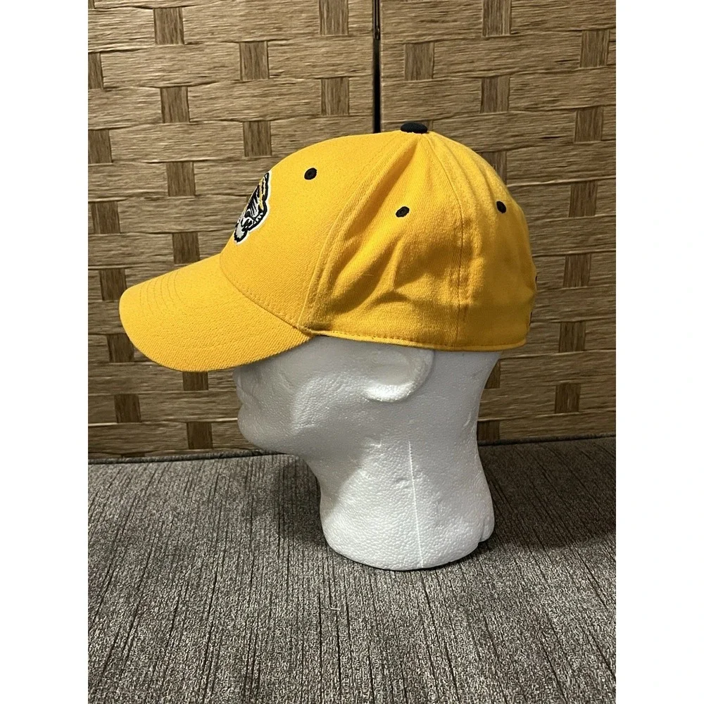 Missouri Mizzou‎ Tigers Fitted Hat Cap Embroidered Logo One Size Very Good Cond